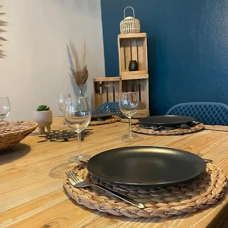 Hébergement de vacances Maison « l'effet-mere »en Rez De Chaussee  Aigues-Mortes